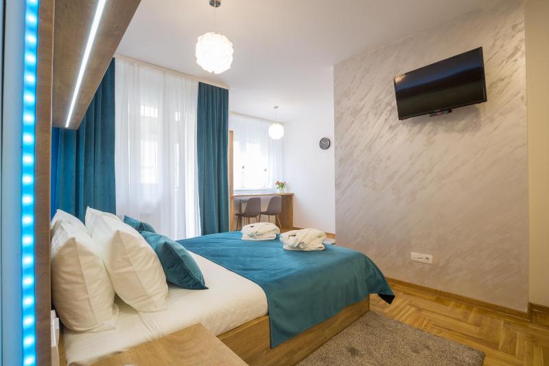 Thomas Residence - image 3