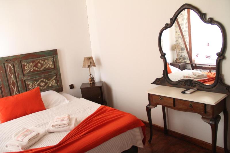 Deluxe Double or Twin Room image 4