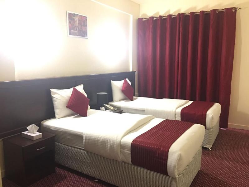 King Suite with Balcony image 4