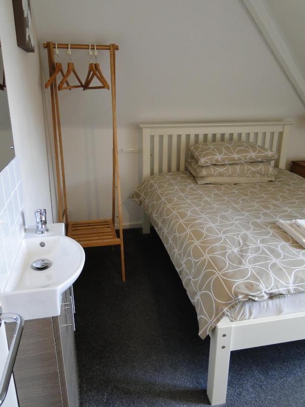 Double Room image 2