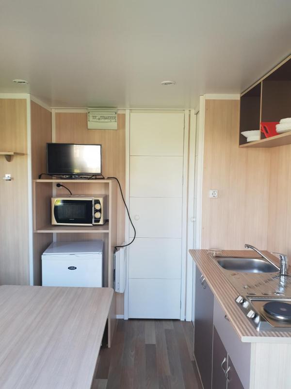 One-Bedroom Bungalow (2 Adults) image 3
