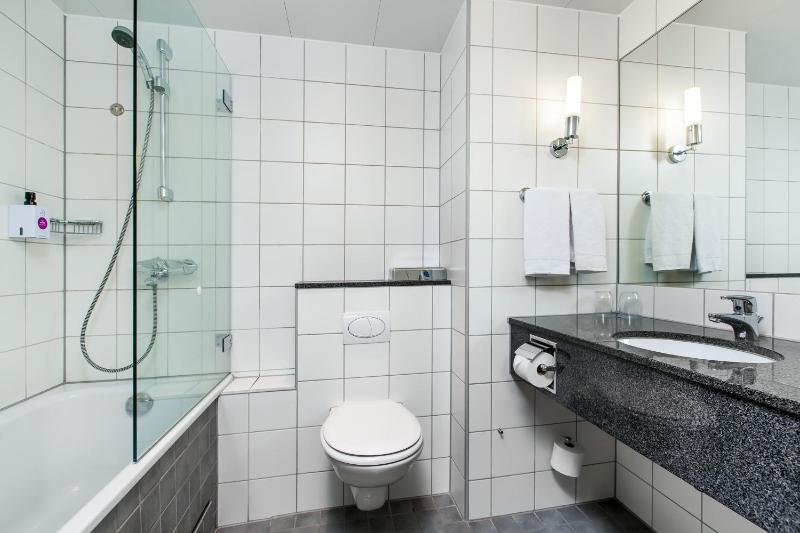 Standard Double Room image 2