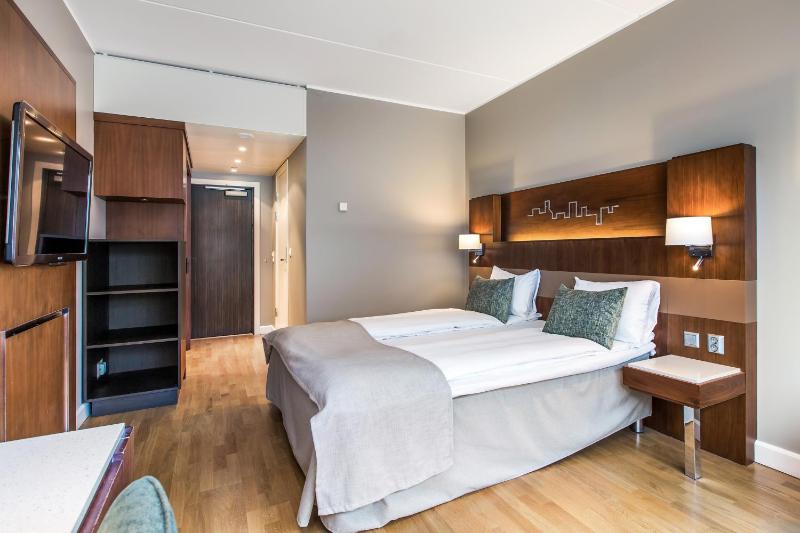 Standard Double Room image 4