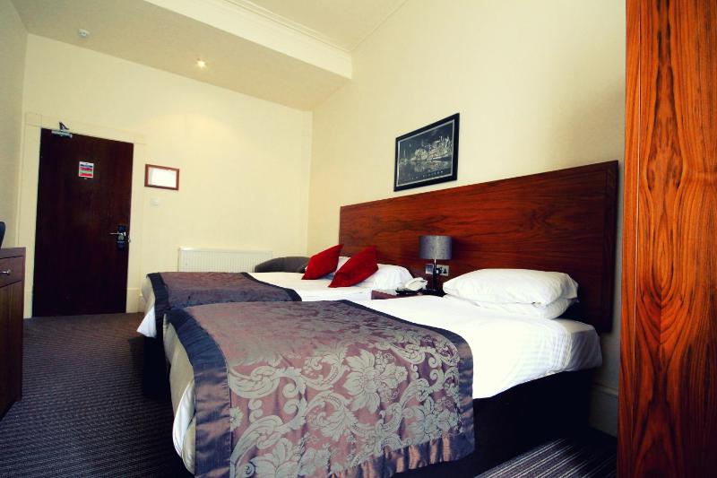 Triple Room image 1