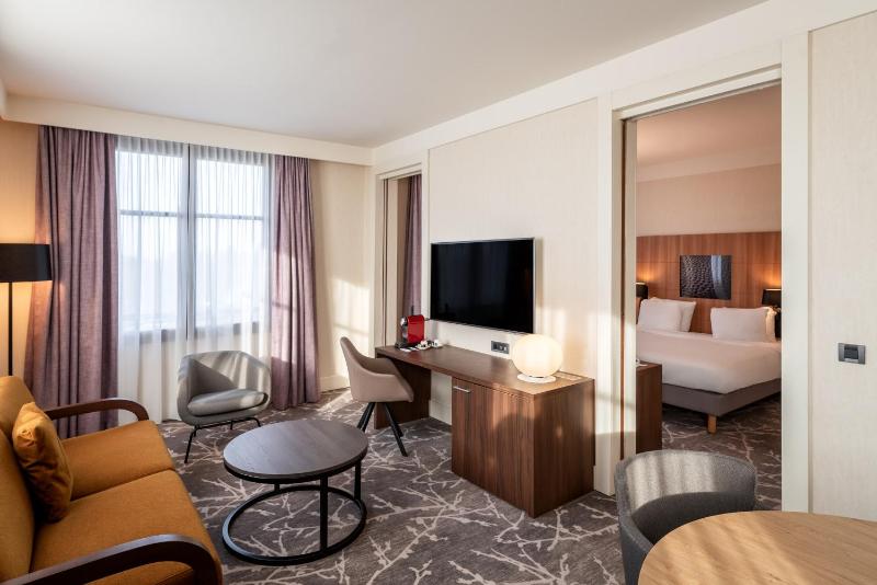 Suite with Spa Access image 3