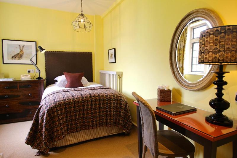 Classic Single Room image 1