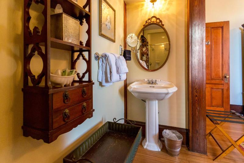 Juliette Gordon Low - Superior King Room image 2