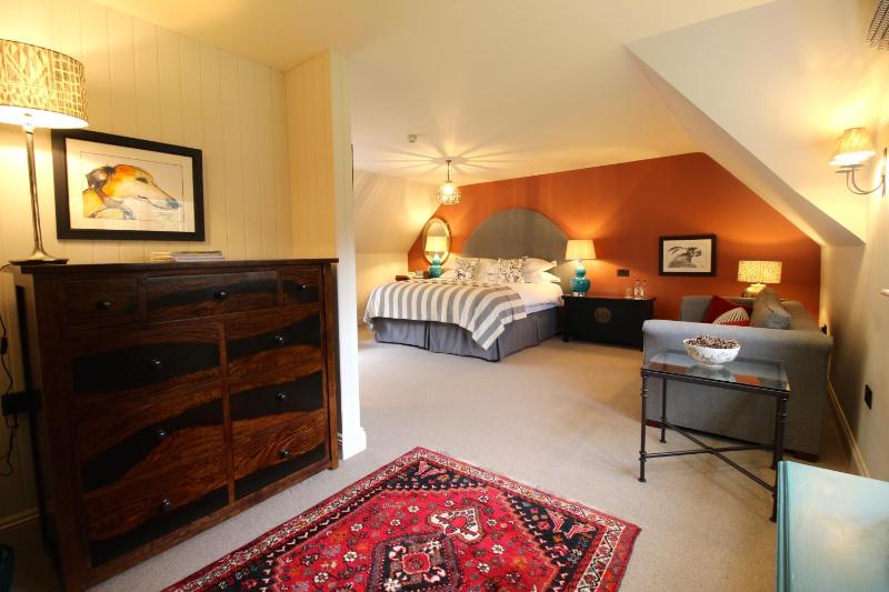 Deluxe Double or Twin Room image 4