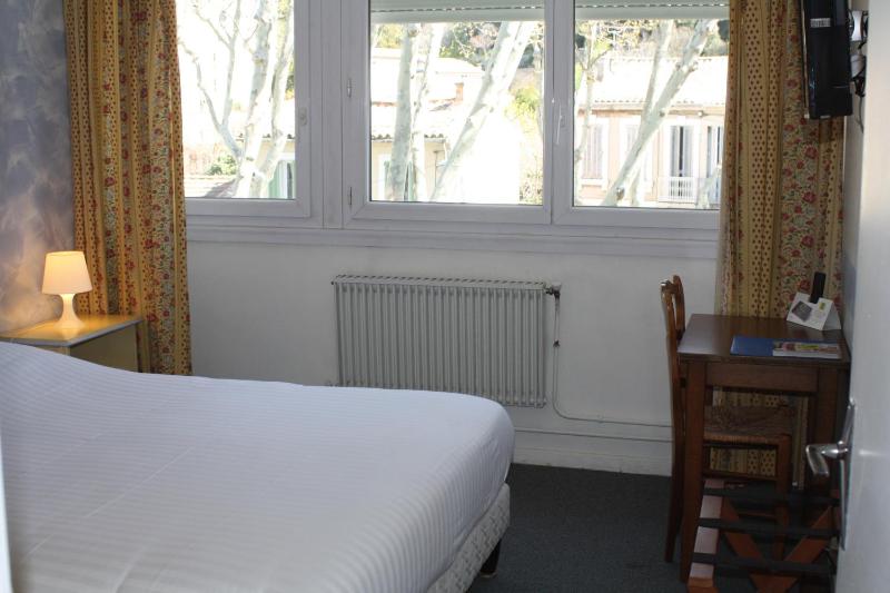 Comfort Double Room with Shower with Street View image 2