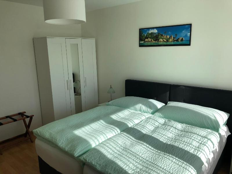 Double or Twin Room image 3
