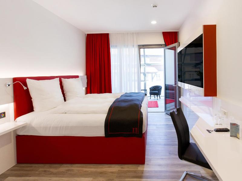 Deluxe Double Room image 2