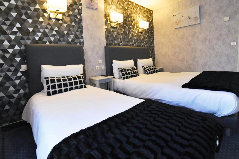 Standard Triple Room image 1