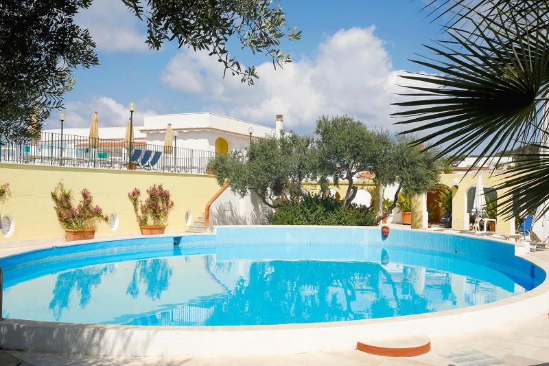 Hotel La Scogliera - image 36
