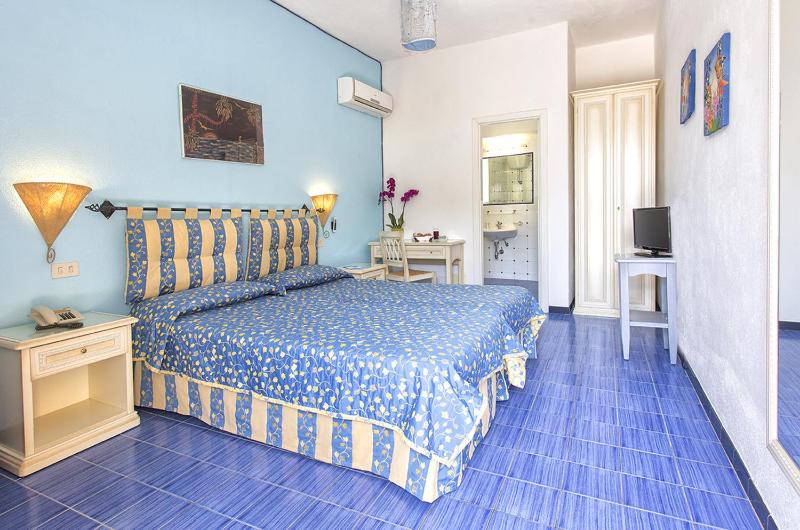 Hotel La Scogliera - image 50