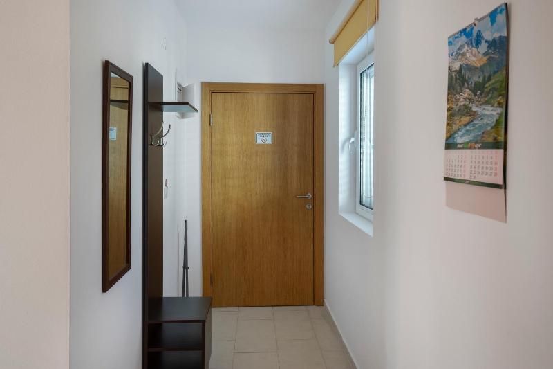 One-Bedroom Apartment image 3