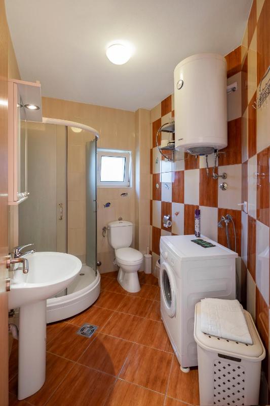 One-Bedroom Apartment image 2