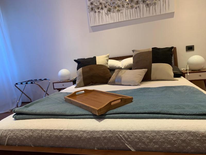 One-Bedroom Apartment image 4