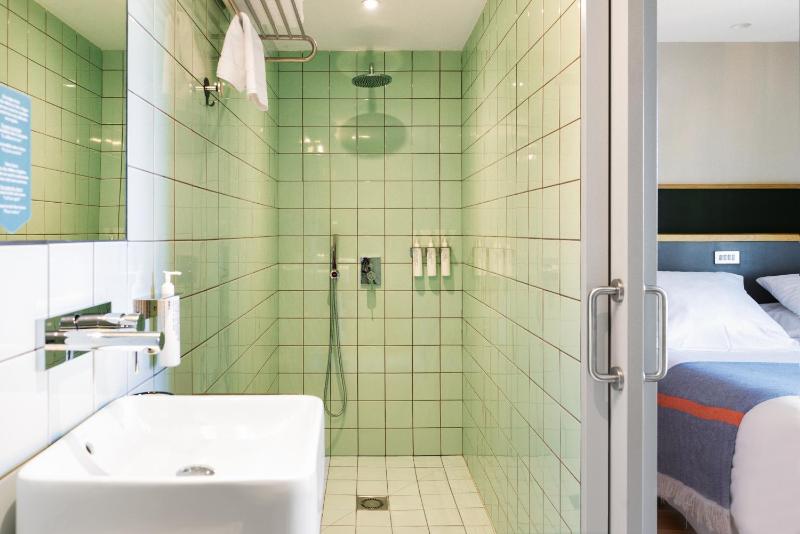 Superior Double Room with Pool View image 3