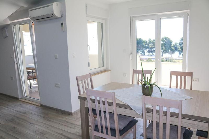 Beach Apartment Anđela - image 2