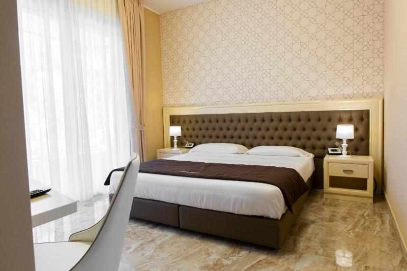 Aurum Suites - image 8
