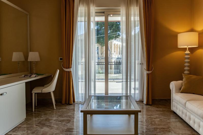 Junior Suite with Terrace image 4