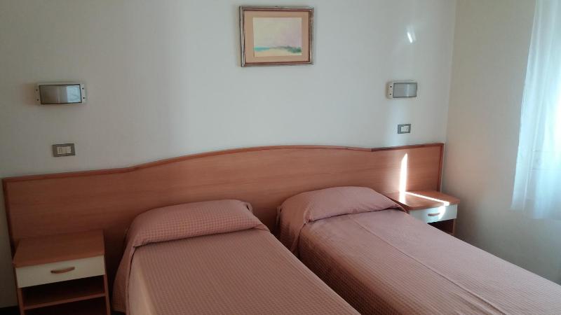 Small Double or Twin Room image 4