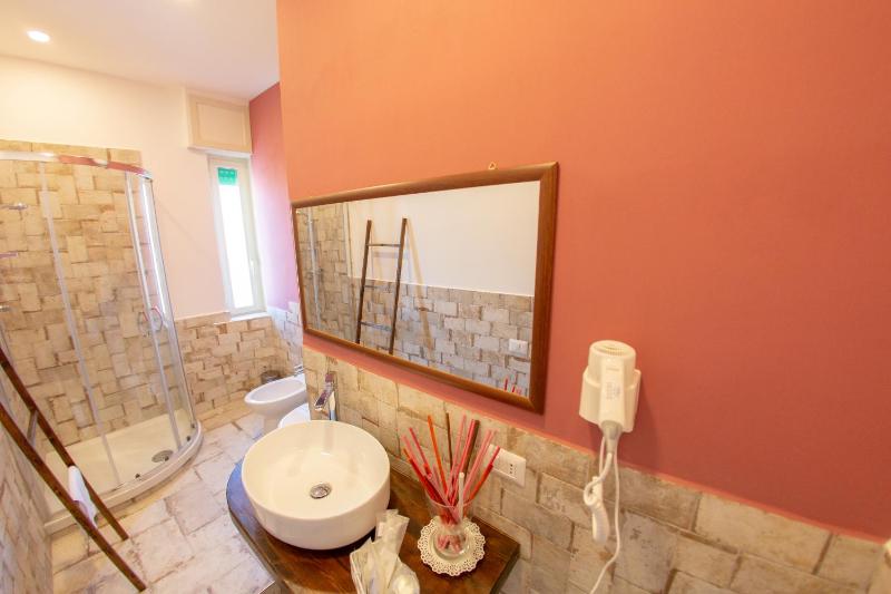 Double Room with Balcony image 4