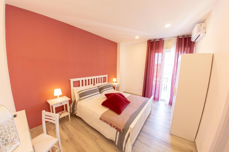Double Room with Balcony image 2