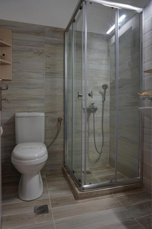 Double Room with Balcony image 4
