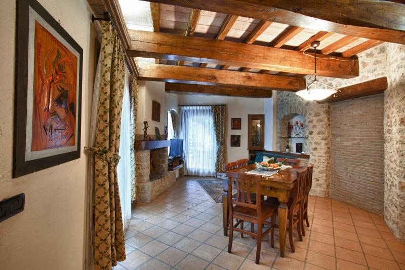 One-Bedroom Apartment with Spa Access image 3