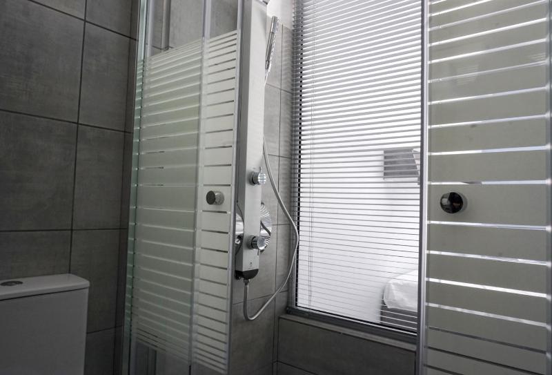 Deluxe Double Room with Balcony image 2