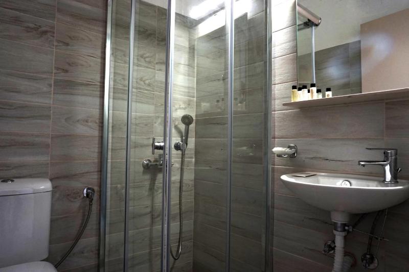 Double Room with Balcony image 2