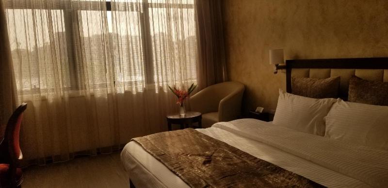 Mamba Point Hotel - image 10