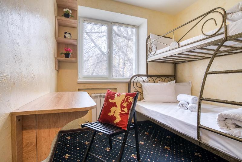 Standard Triple Room image 2