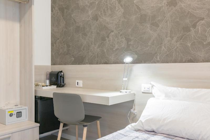 Double Room with Private Bathroom image 3