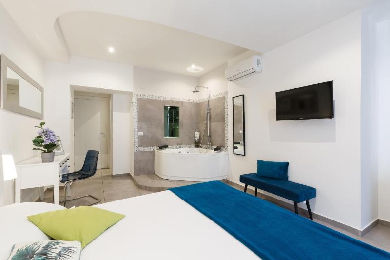 Aeterna Rooms Collection GuestHouse - image 13