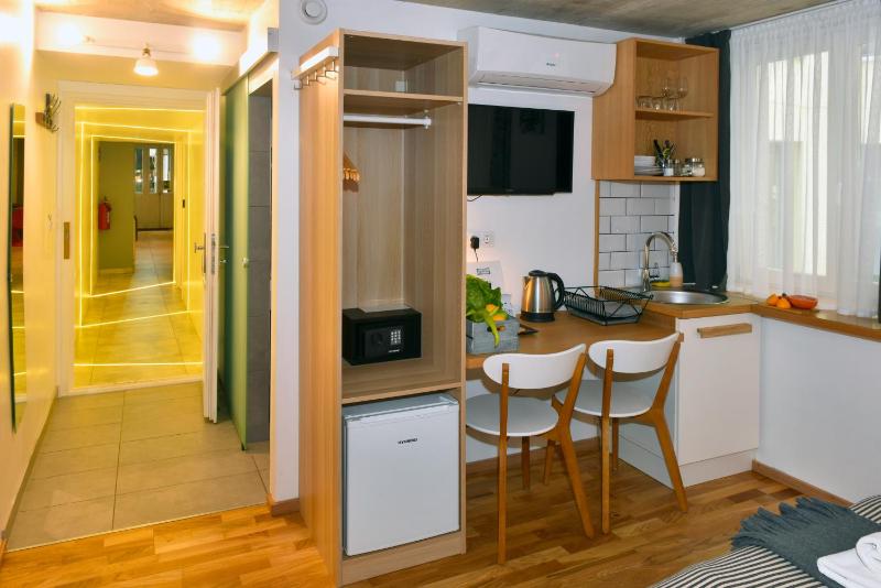 Small Double or Twin Room image 2