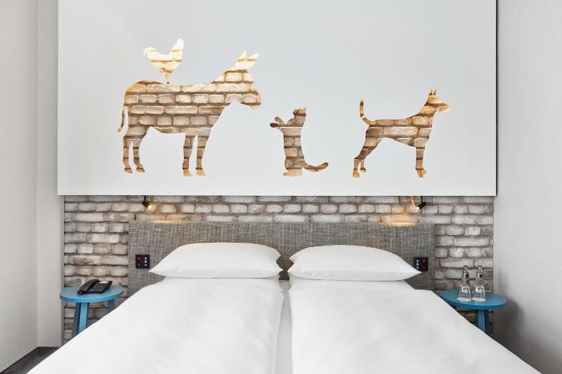 Superior Double Room image 4