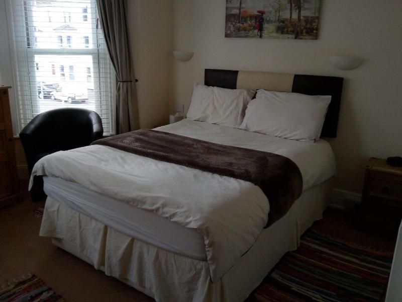 Double or Twin Room with Bathroom image 2