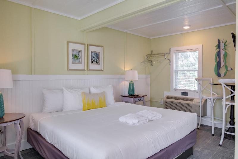 See Sea Motel - image 32
