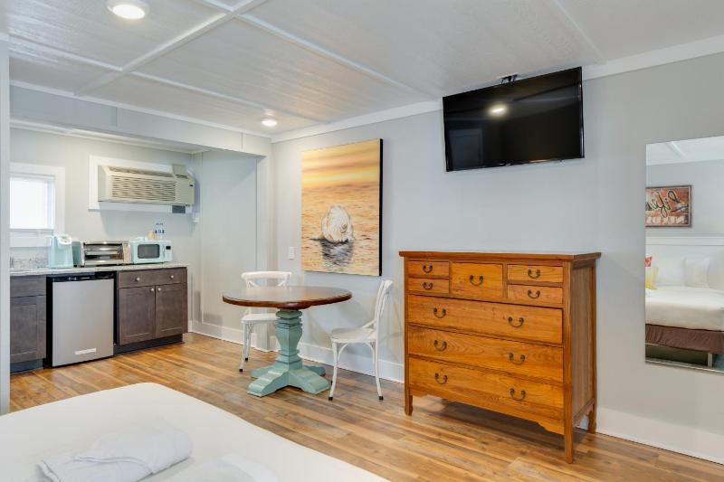 See Sea Motel - image 38