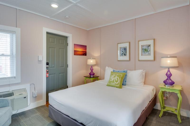 See Sea Motel - image 28