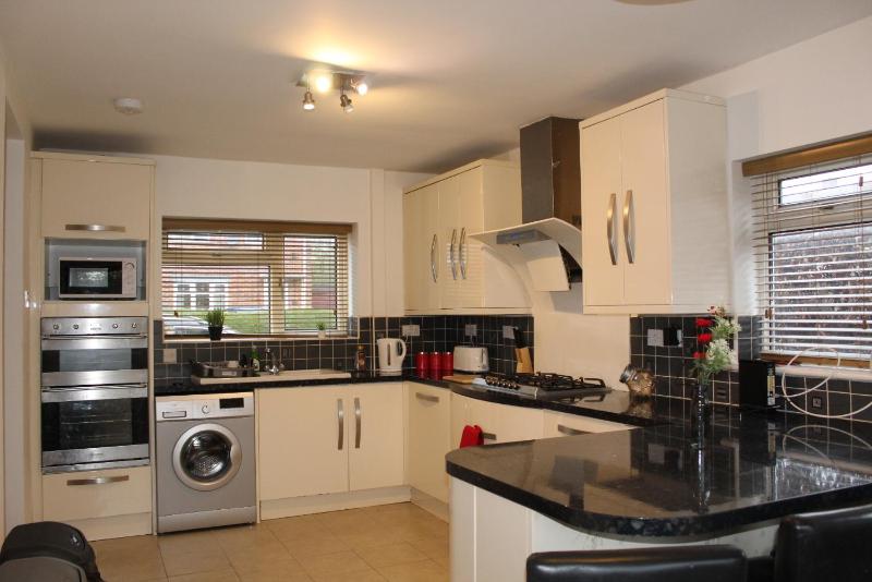 Three-Bedroom House image 4