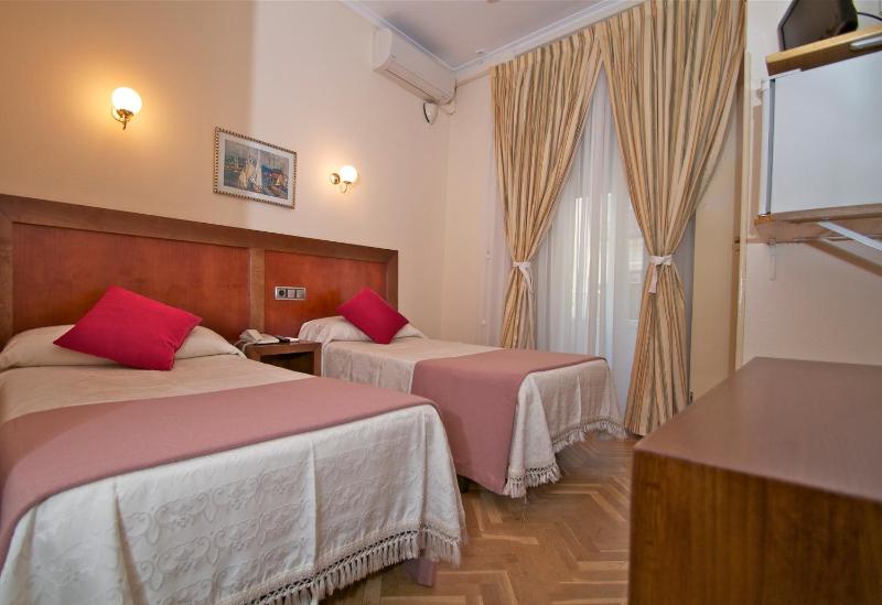 Hostal Greco Gran Vía Madrid - image 11