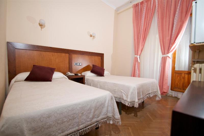Hostal Greco Gran Vía Madrid - image 5