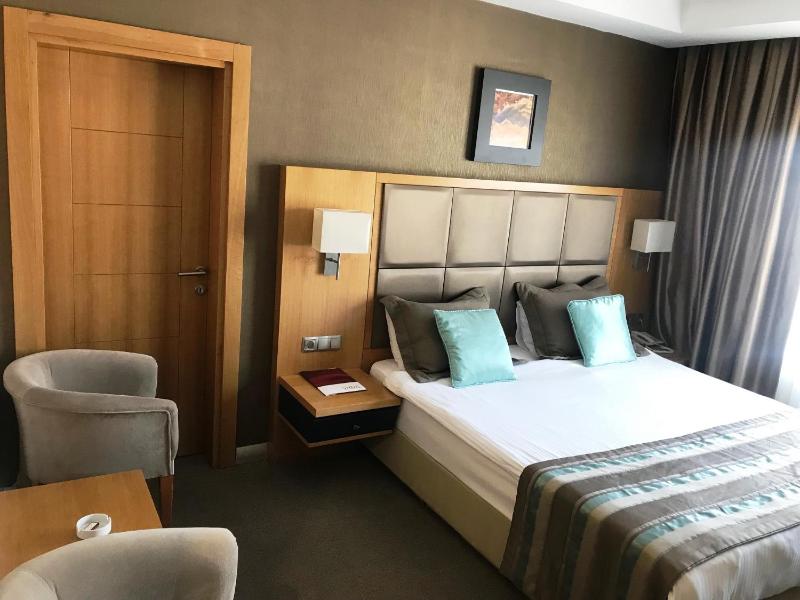 Standard Quadruple Room image 3