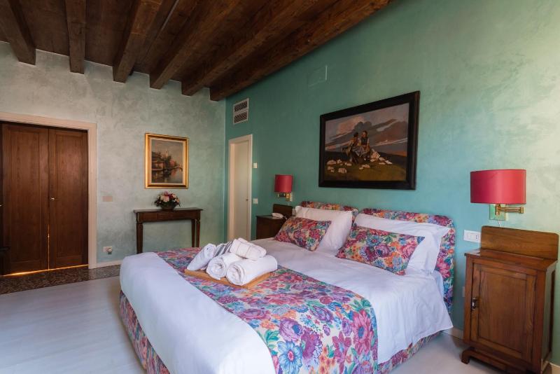 Standard Triple Room image 3