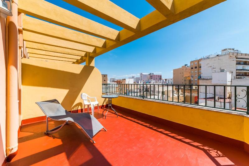 Single Room with Balcony image 3
