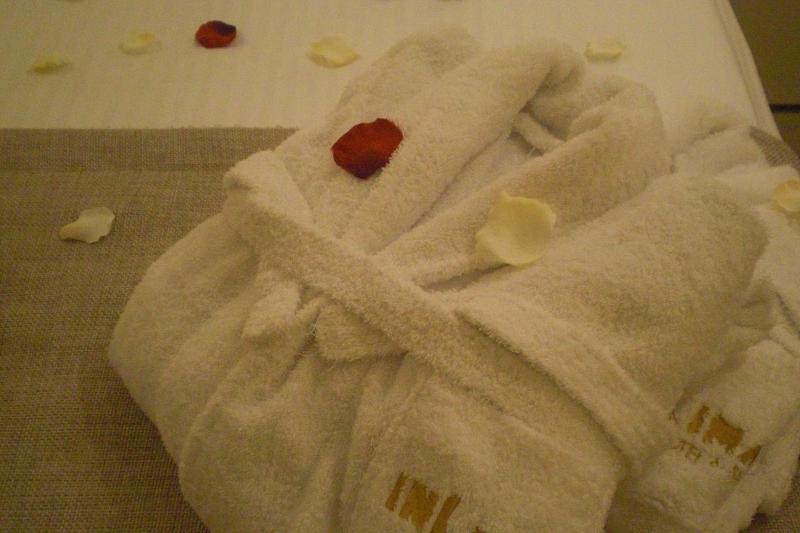 Special Offer - Double Room Romantic Package image 4