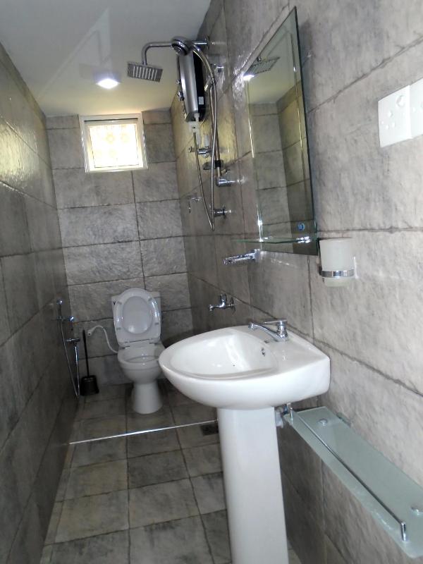 Bee Line Holiday Apartment - image 20